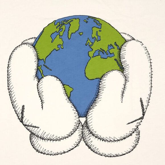 FW23 KAWS Uniqlo Peace For All Globe Hands Earth White Tee XXL B14 - Picture 2 of 5